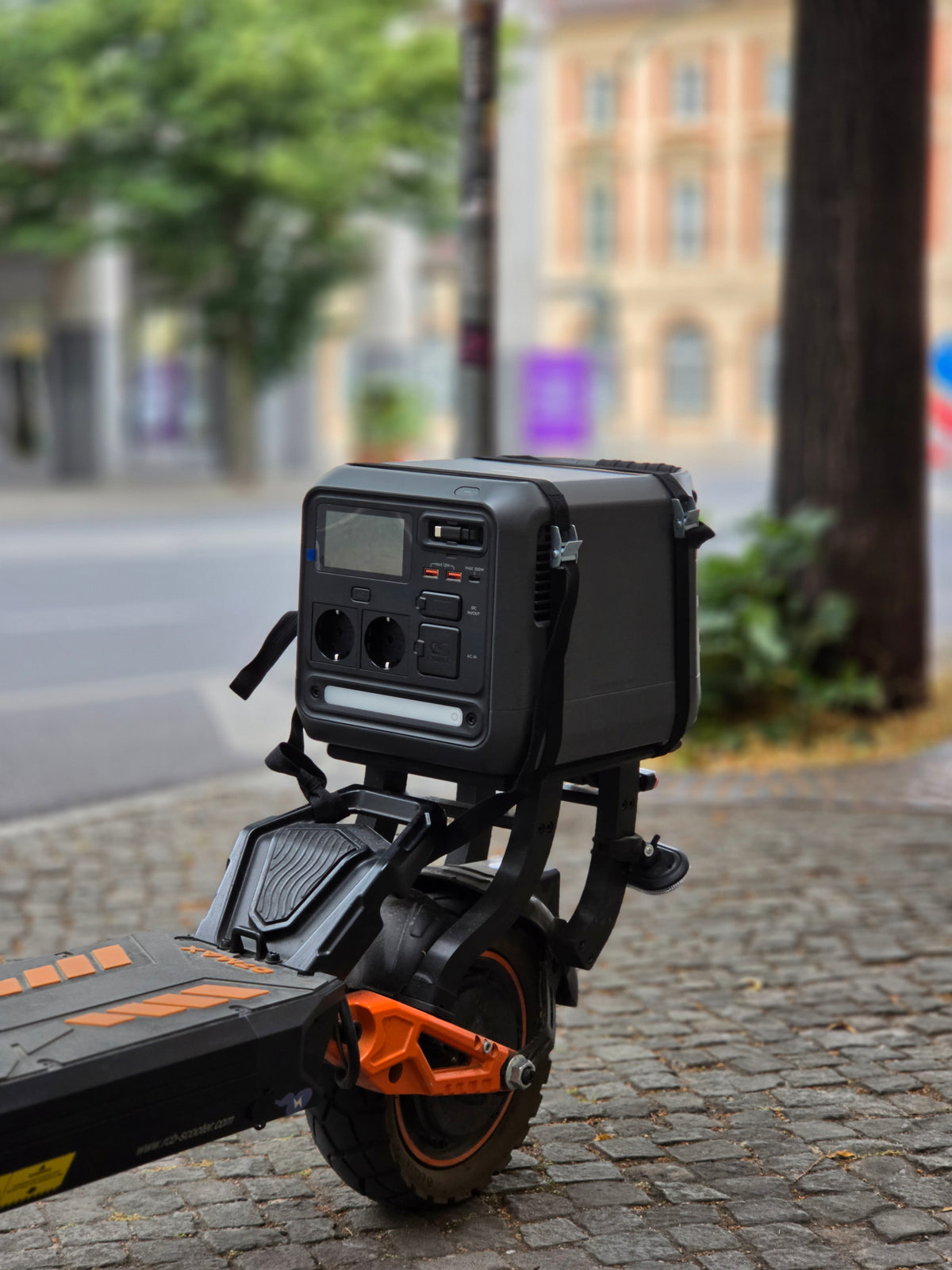 RCB D7 Max Gepäckträger mit DJI Powerstation 1000 Mini