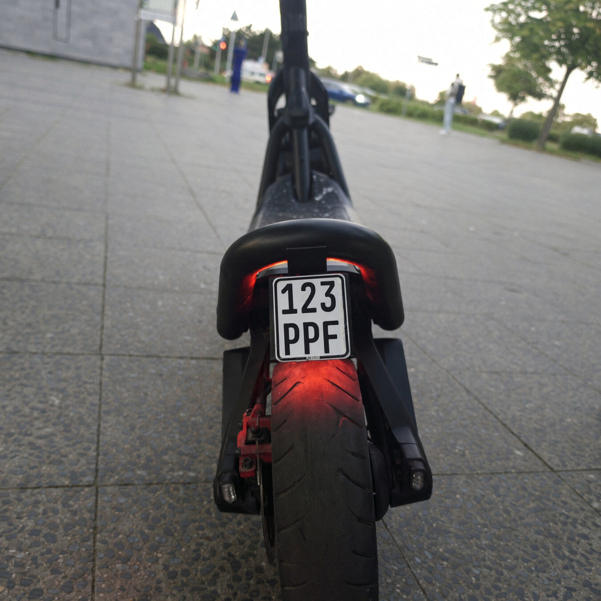 Segway GT3 Heckansicht mit Rücklichthalterung und Kennzeichen