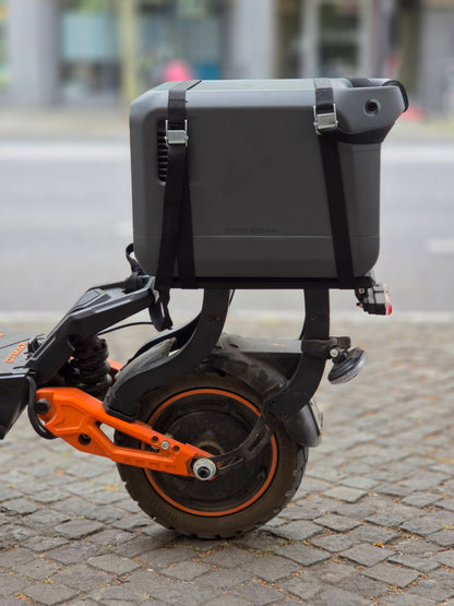 E-Scooter mit Power 1000 Mini Akku und universeller Halterung für alle Modelle